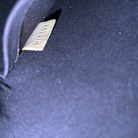 Louis Vuitton Alma Vernis Amarante GM handbag - Picture 4 of 17